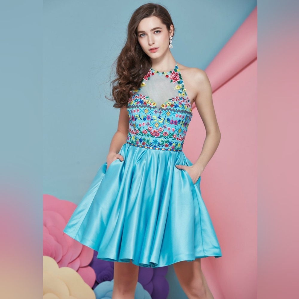 Bright floral short Semi Jr Prom dress with pockets